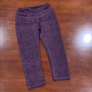 Lucy purple geometric patterned Capri leggings